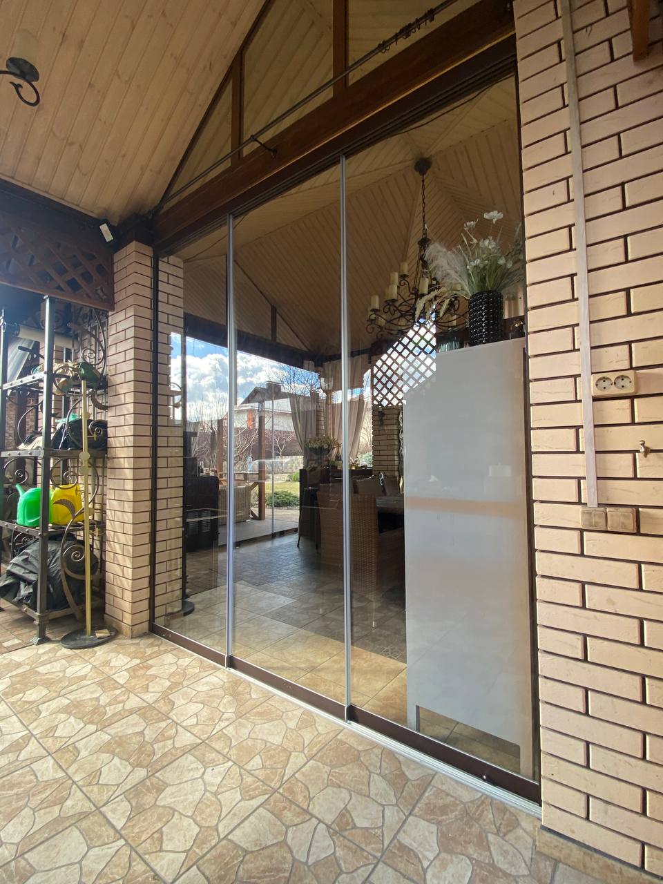 Timber Gazebo Frameless Glazing — view 3