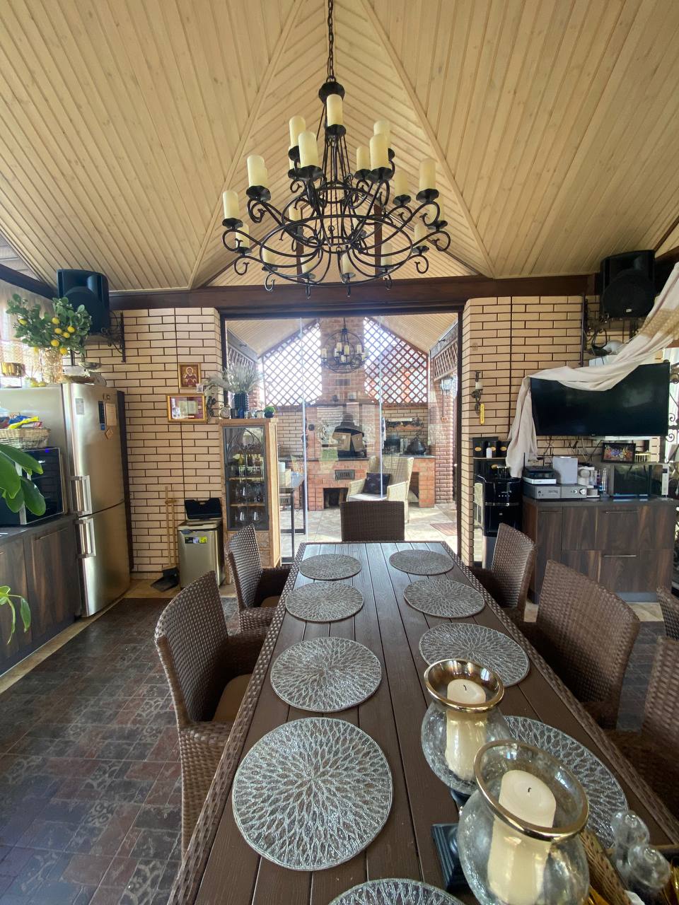 Timber Gazebo Frameless Glazing — view 4