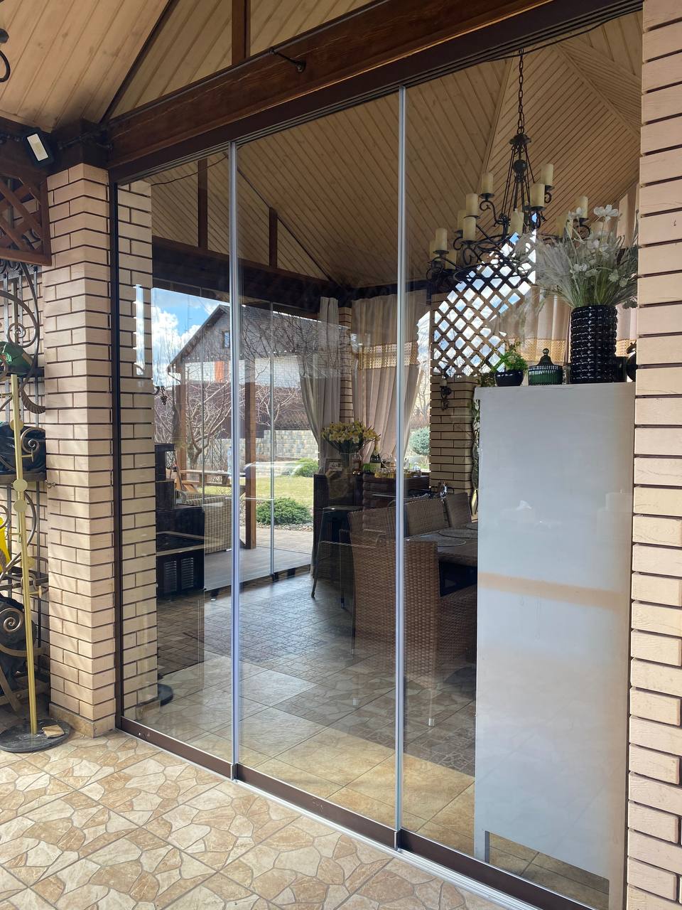 Timber Gazebo Frameless Glazing — view 2